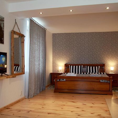 Emilie'S Apartments Liepaja Luaran gambar